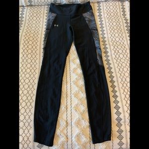 Under Armour black/printed leggings Womens size s